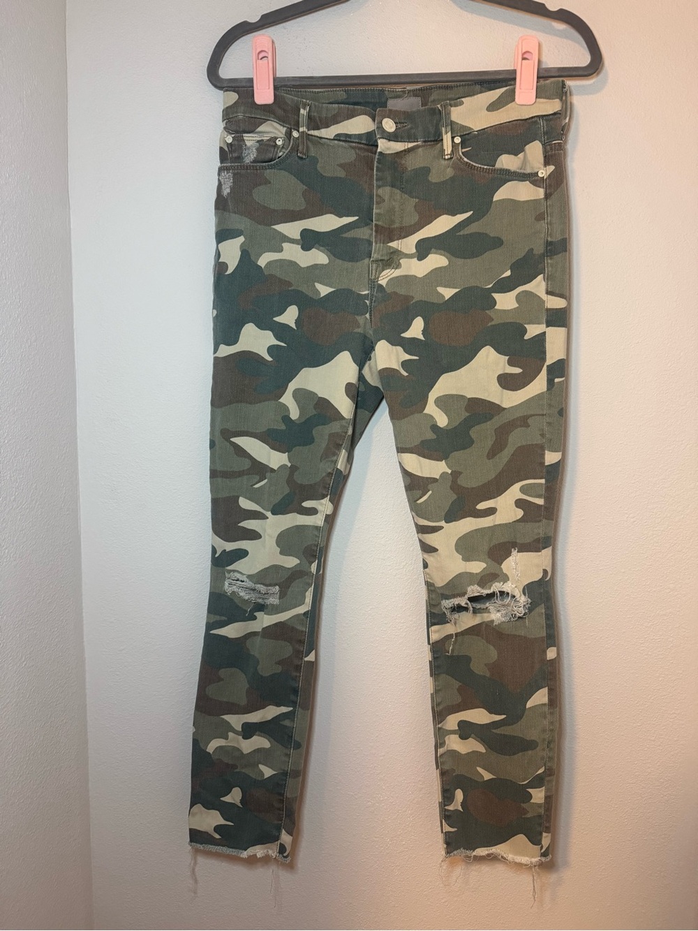 MOTHER Denim High Waisted Looker Ankle Fray Jeans in See Me - Picture 2 of 9